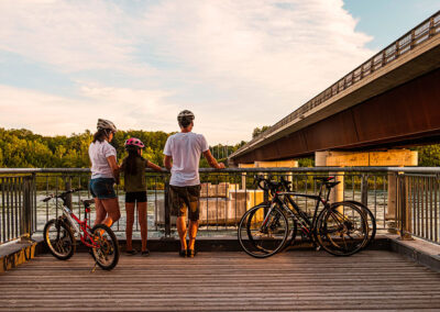 Cornwall Cycling by the river